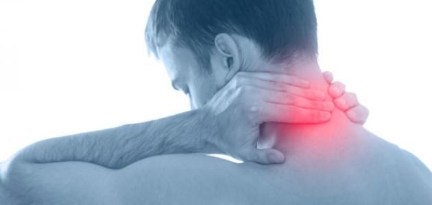  متى نذهب إلى الطبيب لعلاج آلام الرقبة؟