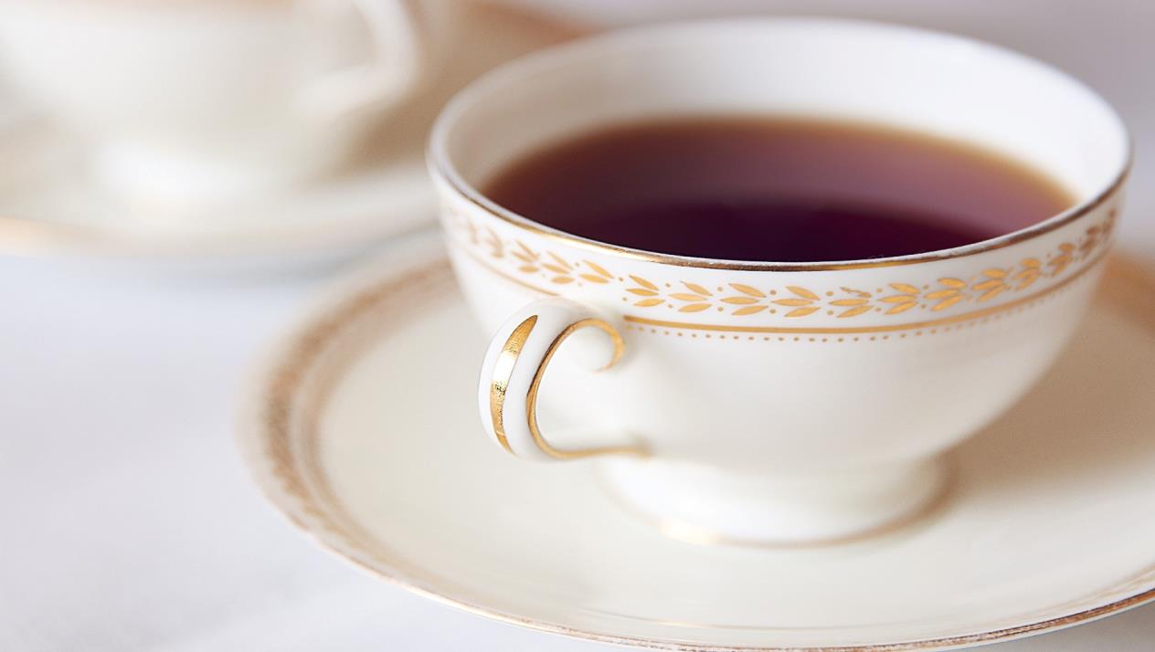 الفوائد التي تعود علينا من تناول الشاي الأسود